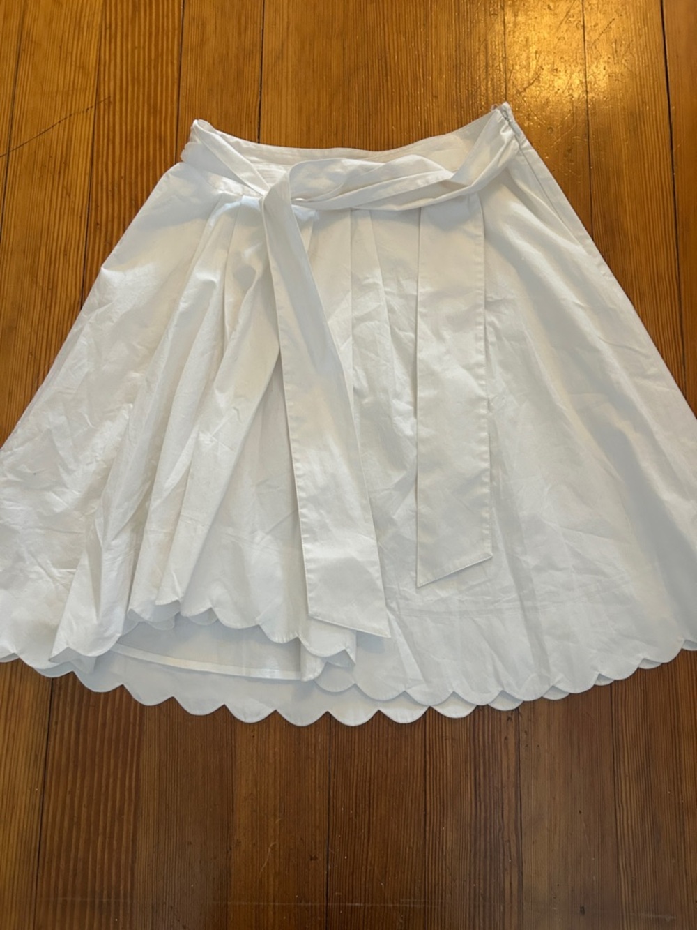 Club MonacoWhite Scalloped A-Line Wrap Skirt